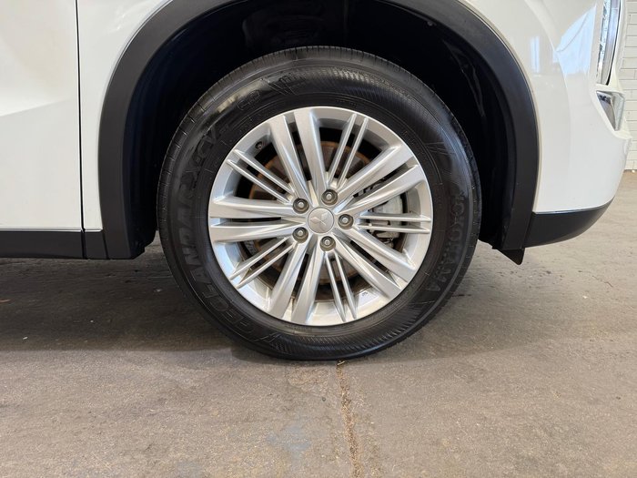 2024 Mitsubishi Outlander ES ZM MY24 White