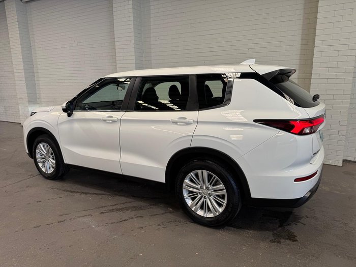 2024 Mitsubishi Outlander ES ZM MY24 White