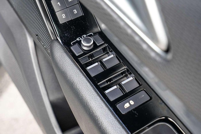 2021 Land Rover Range Rover Velar P250 R-Dynamic S