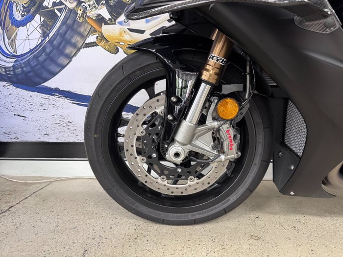 2025 Yamaha YZF-R1 BLACK