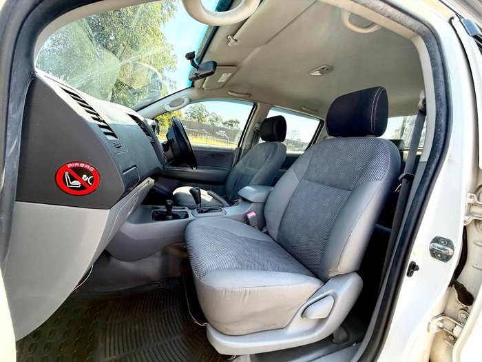 2010 Toyota Hilux SR KUN26R MY10 4X4 Glacier White