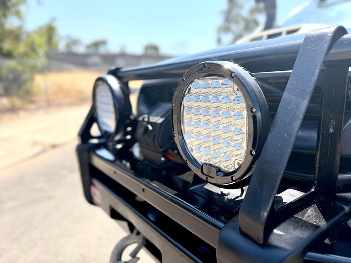 2010 Toyota Hilux SR KUN26R MY10 4X4 Glacier White