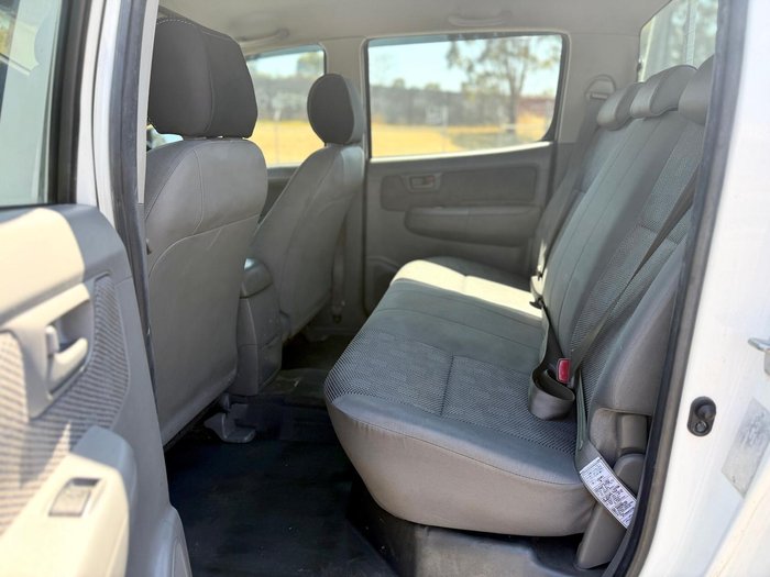 2010 Toyota Hilux SR KUN26R MY10 4X4 Glacier White