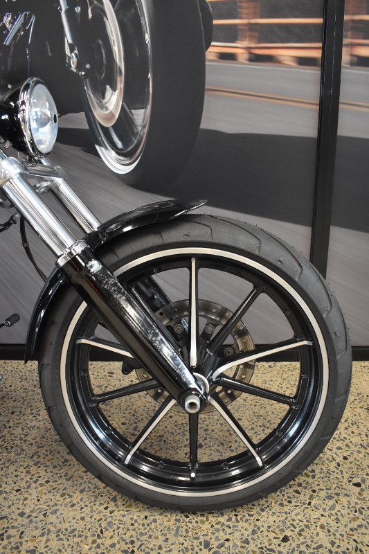 2014 HARLEY-DAVIDSON BREAKOUT