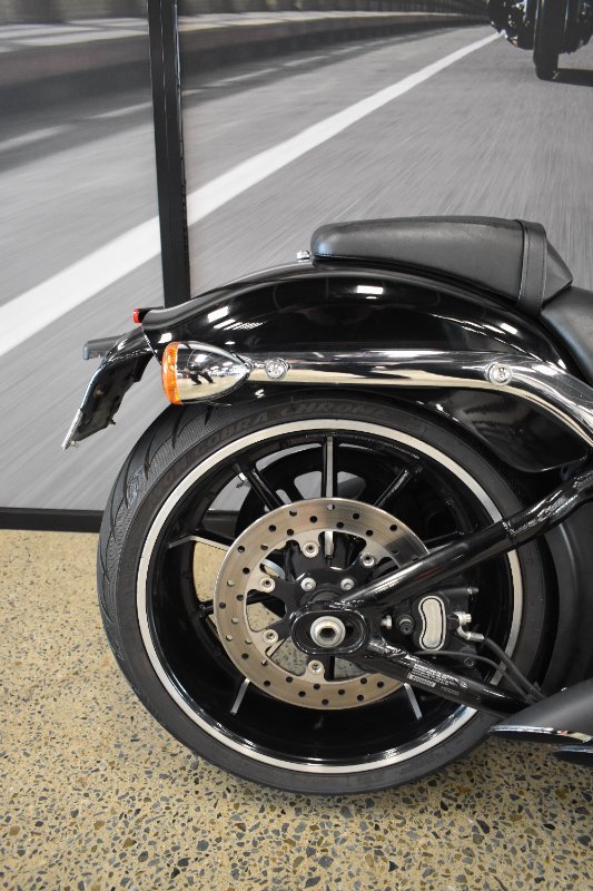 2014 HARLEY-DAVIDSON BREAKOUT