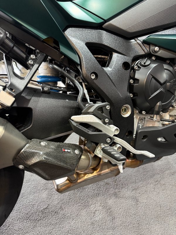 2026 BMW Motorrad M 1000 XR Aurelius Green Metallic