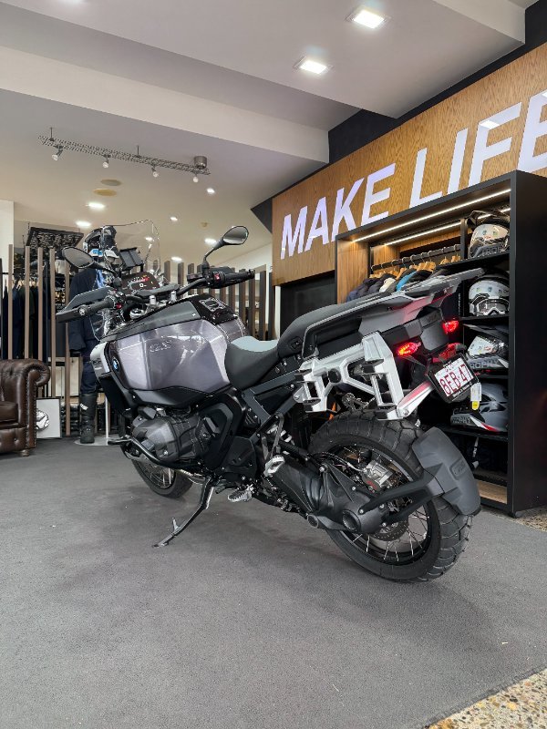 2026 BMW Motorrad R 1300 GS Adventure Triple Black BLACK STORM METALLIC