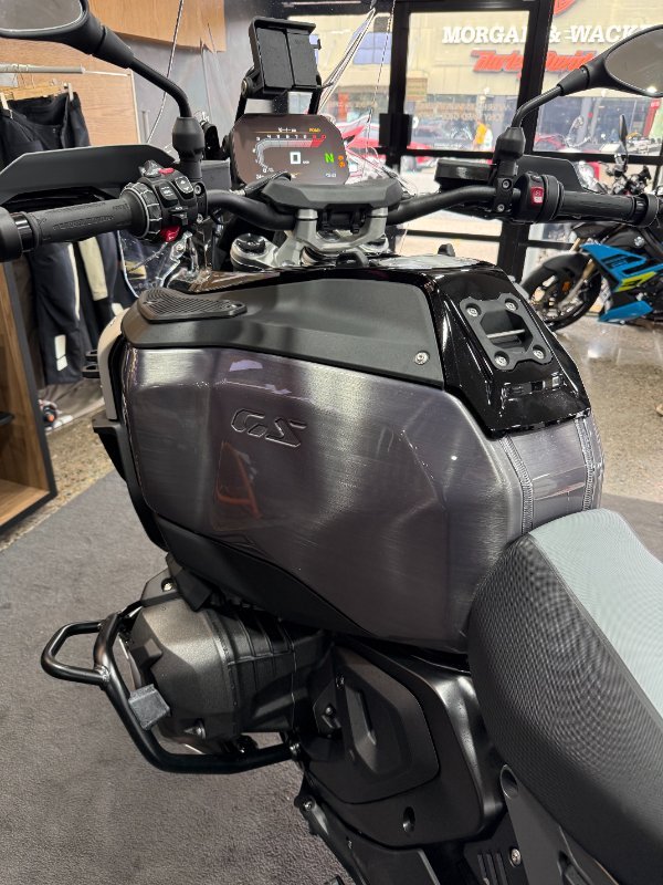 2026 BMW Motorrad R 1300 GS Adventure Triple Black BLACK STORM METALLIC