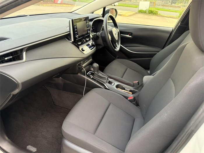 2020 Toyota Corolla Touring Hybrid S