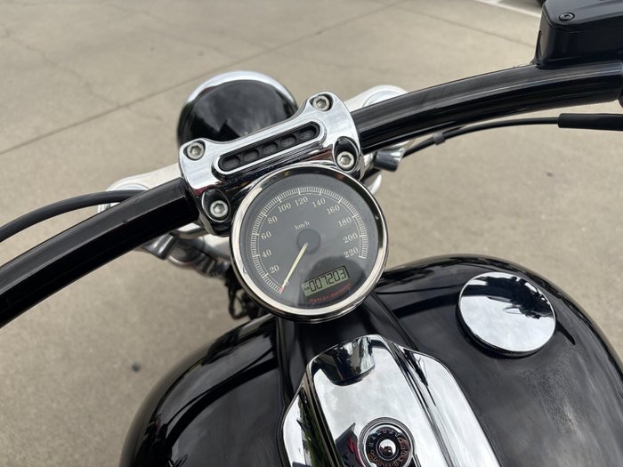 2015 HARLEY-DAVIDSON FXSB SOFTAIL BREAKOUT Black