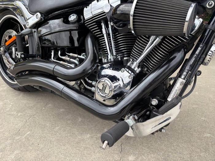 2015 HARLEY-DAVIDSON FXSB SOFTAIL BREAKOUT Black