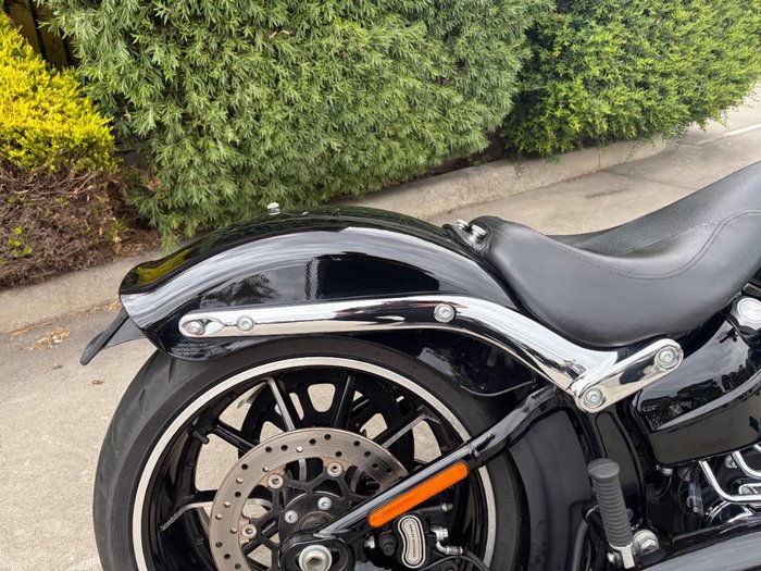2015 HARLEY-DAVIDSON FXSB SOFTAIL BREAKOUT Black
