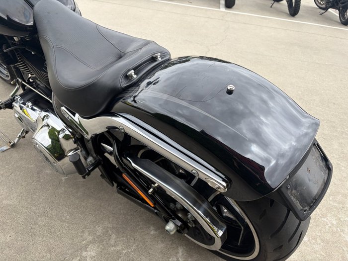 2015 HARLEY-DAVIDSON FXSB SOFTAIL BREAKOUT Black