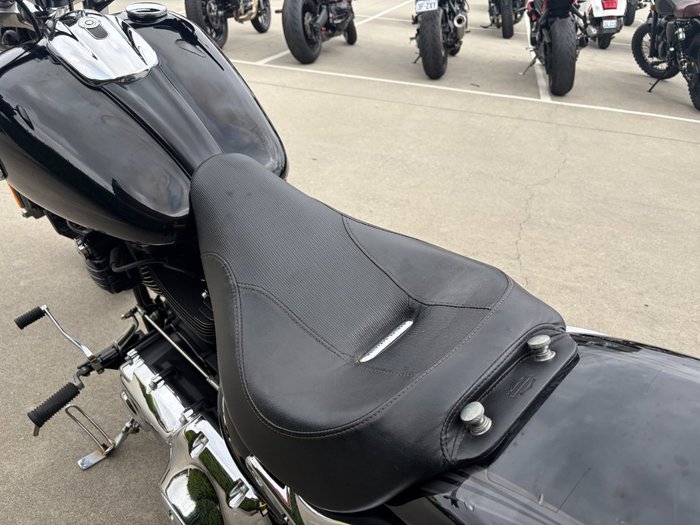 2015 HARLEY-DAVIDSON FXSB SOFTAIL BREAKOUT Black
