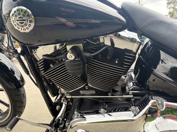 2015 HARLEY-DAVIDSON FXSB SOFTAIL BREAKOUT Black