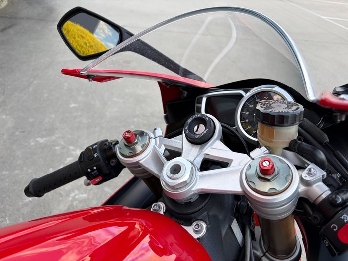 2015 Triumph DAYTONA 675 Red