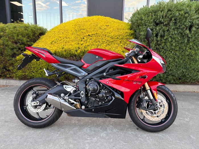 2015 Triumph DAYTONA 675 Red