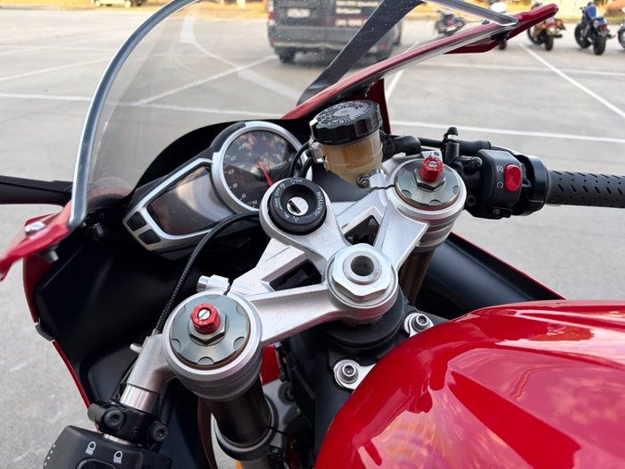 2015 Triumph DAYTONA 675 Red