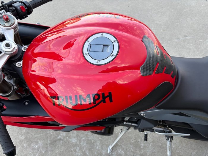 2015 Triumph DAYTONA 675 Red