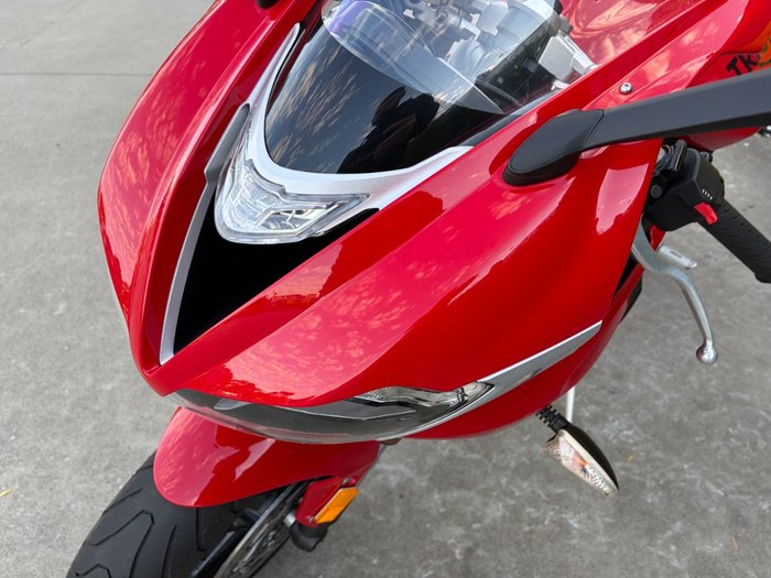 2015 Triumph DAYTONA 675 Red
