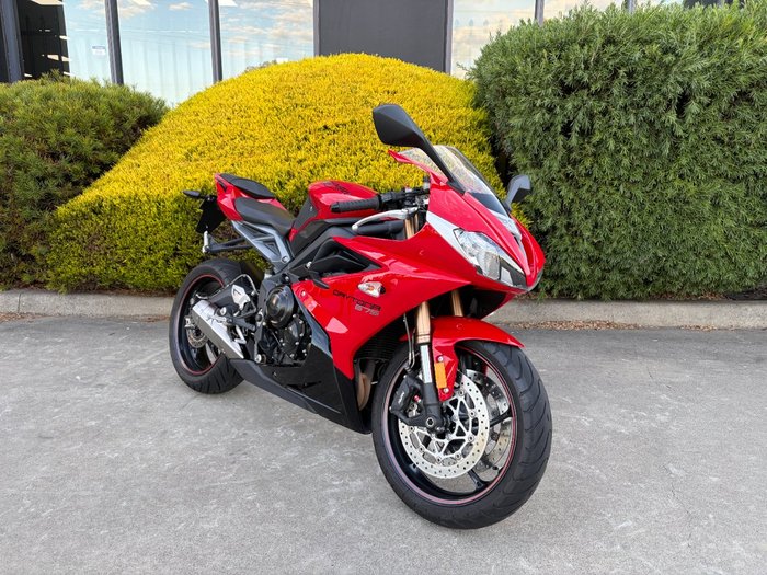 2015 Triumph DAYTONA 675 Red
