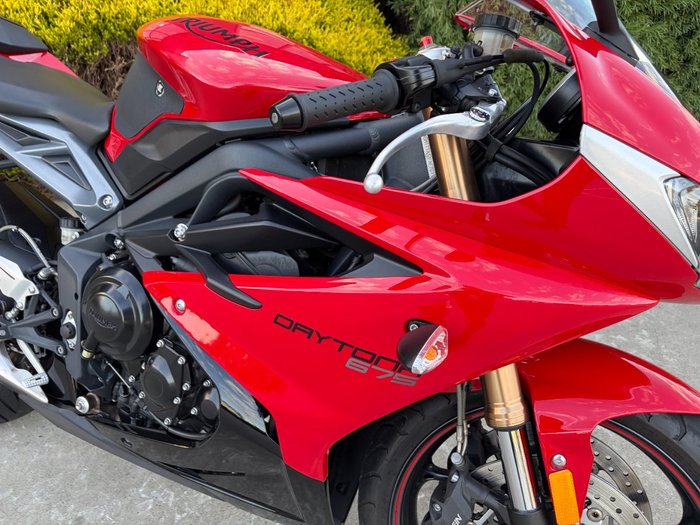 2015 Triumph DAYTONA 675 Red
