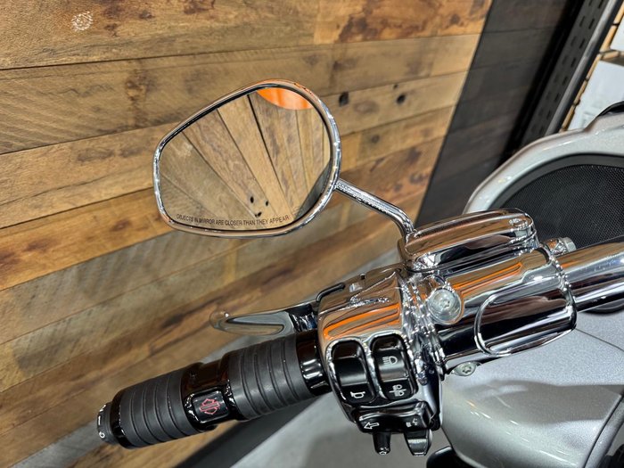 2019 Harley-Davidson CVO Road Glide 117 (FLTRXSE) Touring Silver