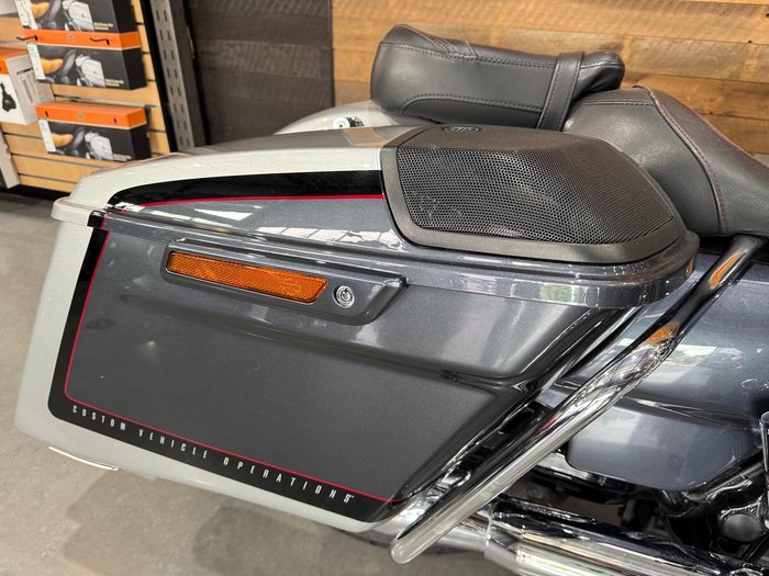 2019 Harley-Davidson CVO Road Glide 117 (FLTRXSE) Touring Silver