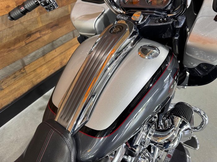 2019 Harley-Davidson CVO Road Glide 117 (FLTRXSE) Touring Silver