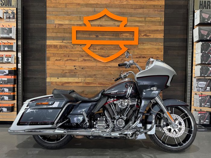 2019 Harley-Davidson CVO Road Glide 117 (FLTRXSE) Touring Silver