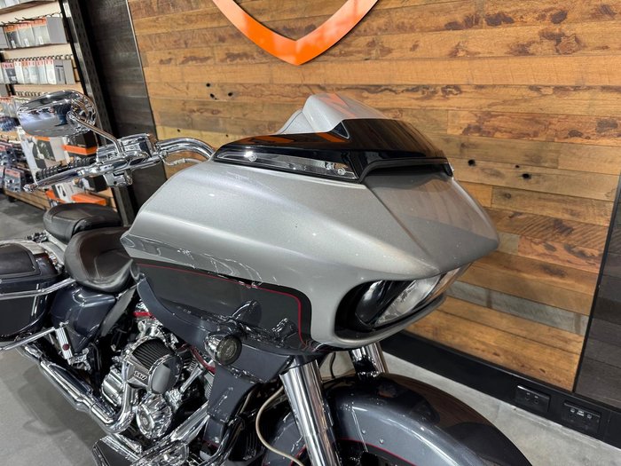 2019 Harley-Davidson CVO Road Glide 117 (FLTRXSE) Touring Silver