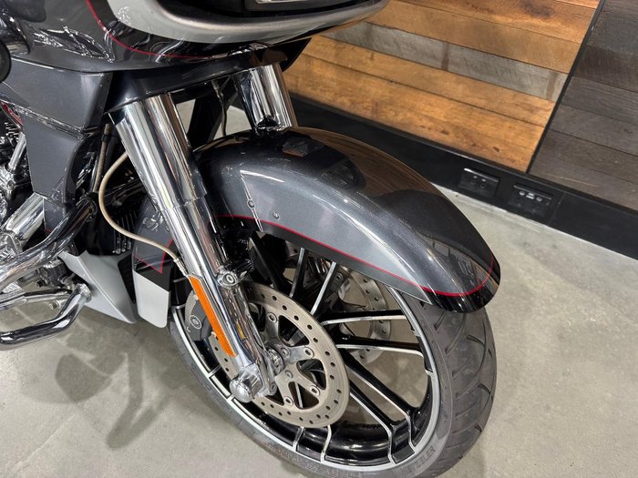 2019 Harley-Davidson CVO Road Glide 117 (FLTRXSE) Touring Silver
