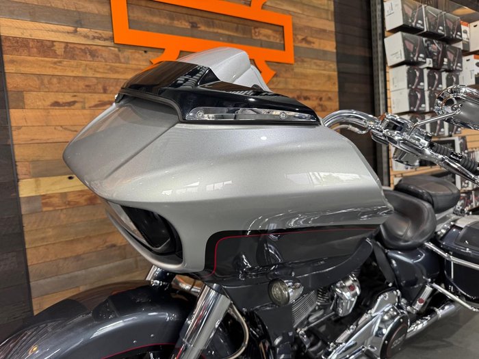 2019 Harley-Davidson CVO Road Glide 117 (FLTRXSE) Touring Silver