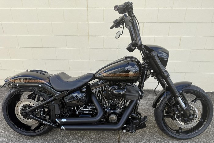 2016 Harley-Davidson CVO Pro Street Breakout (FXSE) CVO Black