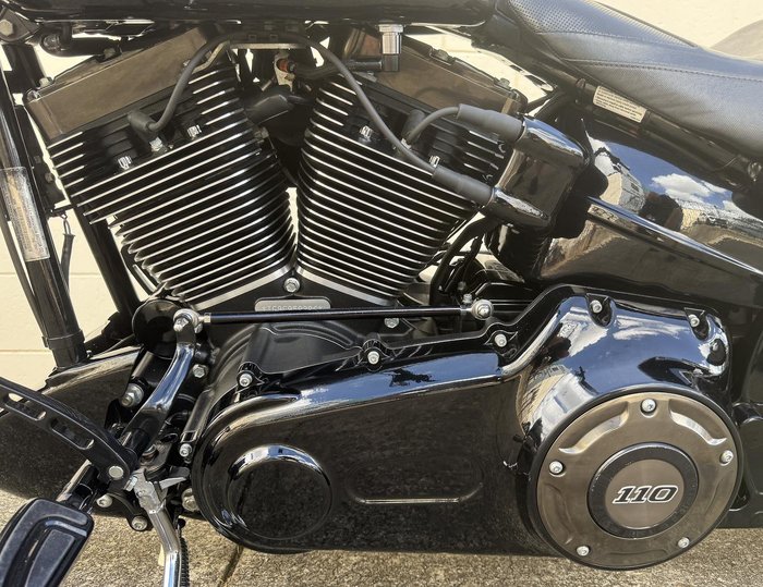 2016 Harley-Davidson CVO Pro Street Breakout (FXSE) CVO Black