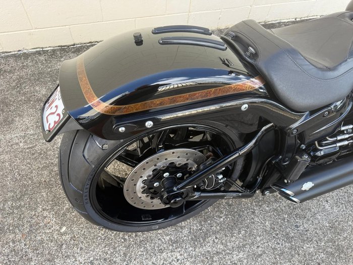 2016 Harley-Davidson CVO Pro Street Breakout (FXSE) CVO Black