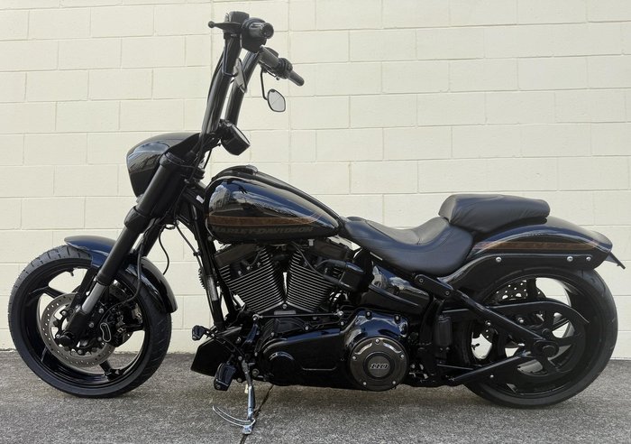 2016 Harley-Davidson CVO Pro Street Breakout (FXSE) CVO Black
