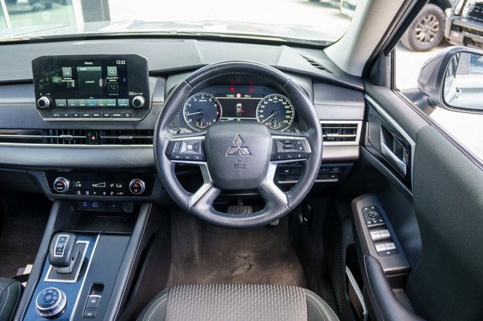 2022 Mitsubishi Outlander LS