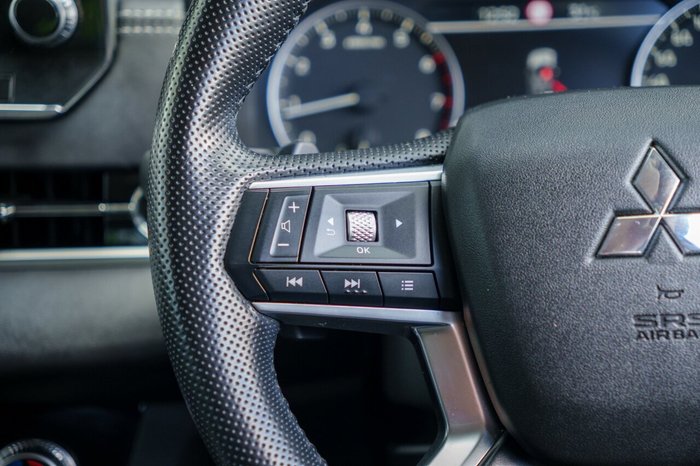 2022 Mitsubishi Outlander LS