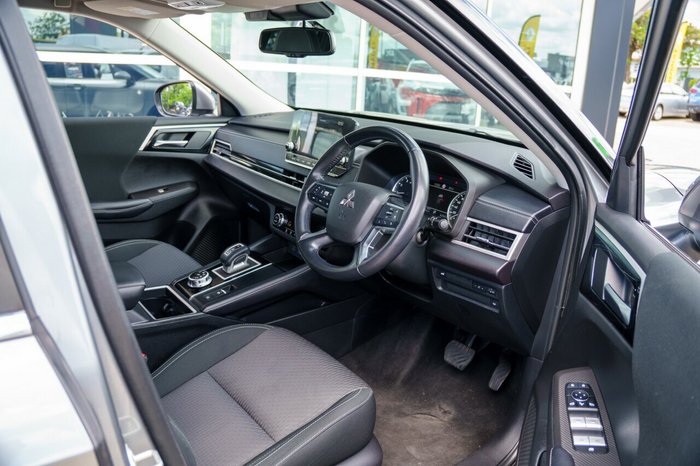 2022 Mitsubishi Outlander LS