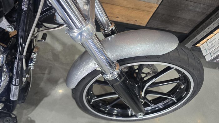 2015 Harley-Davidson Breakout 103 (FXSB) Softail Silver