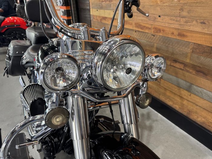 2017 Harley-Davidson Heritage Softail Classic 1690 (FLSTC) Softail Black