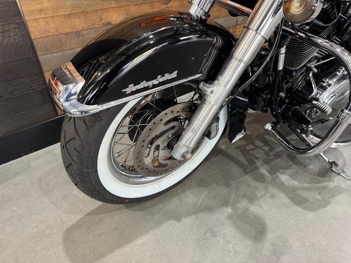 2017 Harley-Davidson Heritage Softail Classic 1690 (FLSTC) Softail Black