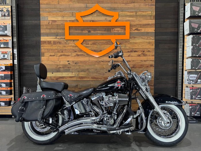 2017 Harley-Davidson Heritage Softail Classic 1690 (FLSTC) Softail Black