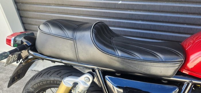 2022 Royal Enfield Interceptor 650 Classic 650 Twin Red