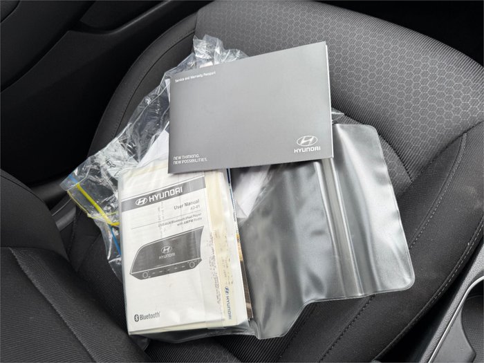 2017 HYUNDAI ELANTRA ACTIVE 2.0 MPI AD Red