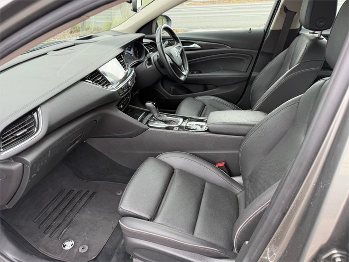 2018 HOLDEN COMMODORE RS-V