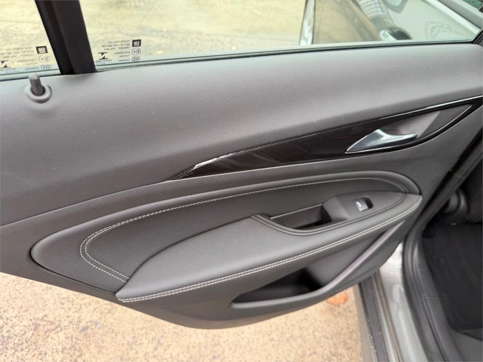 2018 HOLDEN COMMODORE RS-V