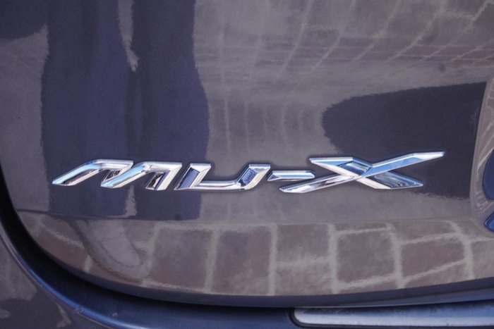 2022 Isuzu MU-X LS-M