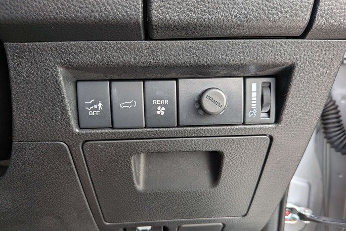 2024 Isuzu MU-X LS-T